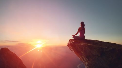 7 Yoga Poses To Soothe Your Stomach Naturally From Digestion & Constipation